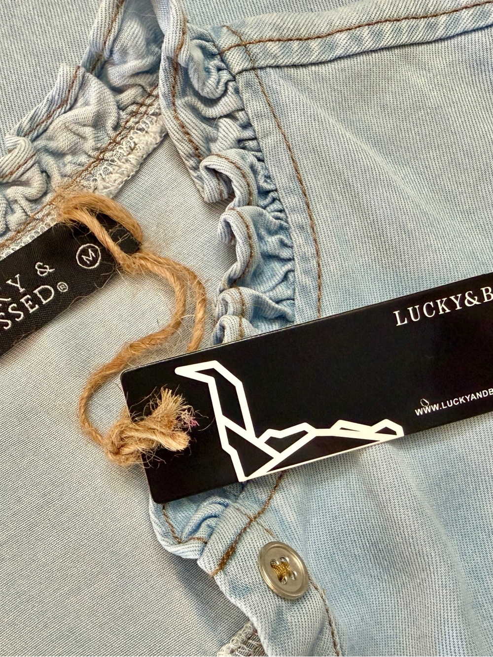 LUCKY & BLESSED, NWT, LIGHT-WASH DENIM BLOUSE. SIZE M - Picture 9 of 12